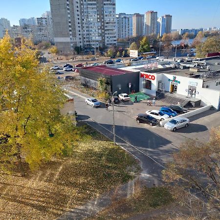 2К Апартаменты Ул.Ревуцкого 19/1 Kiev Eksteriør billede